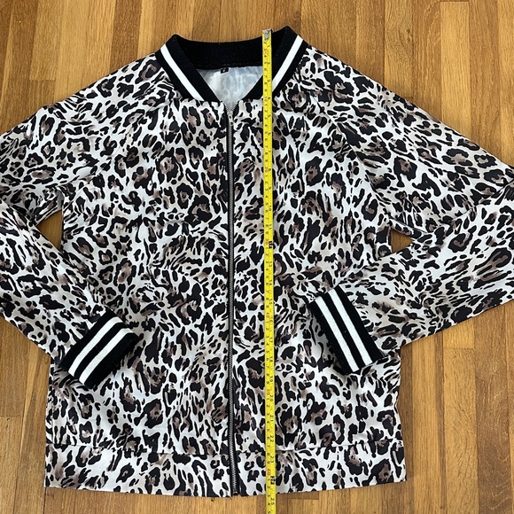 Leopard Print Women's Bomber Jacket - Picture 4 of 16